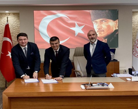 تم توقيع بروتوكول السياحة الصحية بين مديرية الصحة في مقاطعة أفيون قره حصار وشركة ZSA Health.