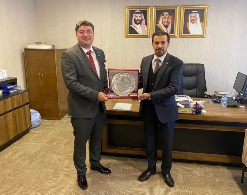 ZSA Healthe a reçu une plaque d'honneur de l'ambassade d'Arabie Saoudite